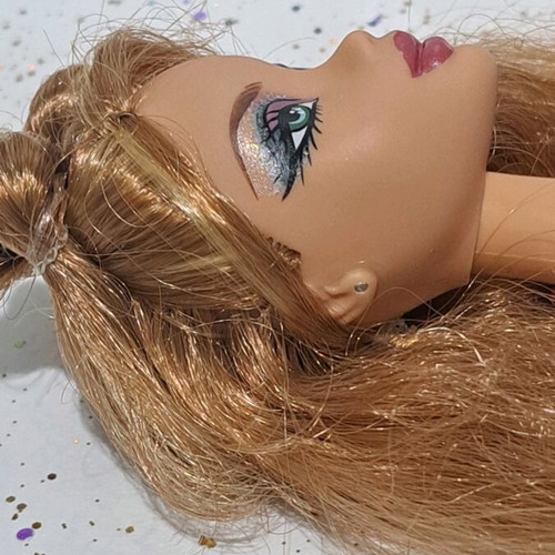 My Scene Hollywood Bling Nia doll used with flaws