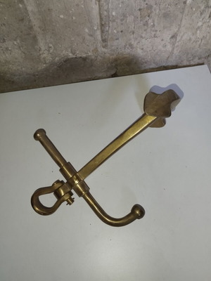 Decorative anchor used
