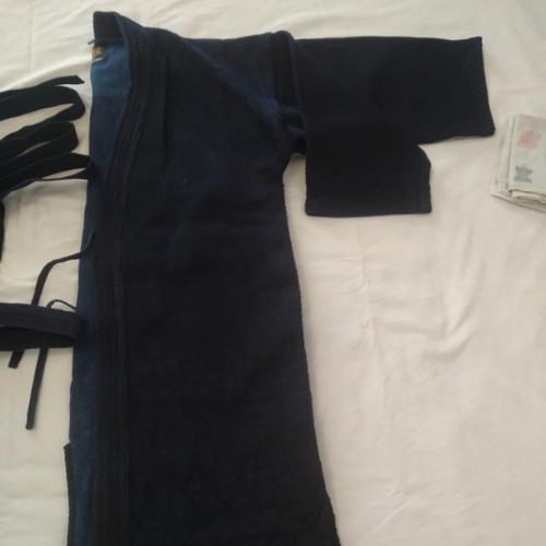 Kendoka Equipment with 2 Hakama, 2 Gi and 2 Tenugui like new