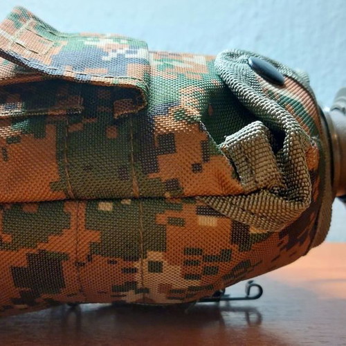 Military canteen with cup 1LT new