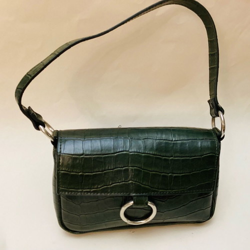 Green shoulder bag like new with ring