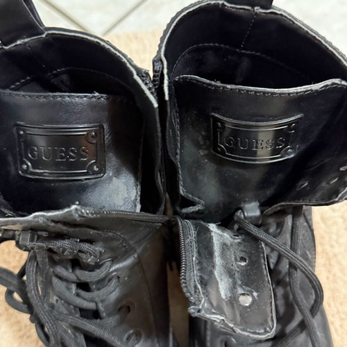 Guess black ankle boots used, size 39, with laces and platform