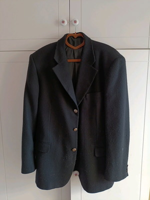 Men's coat used black size L/XL with fabric lining