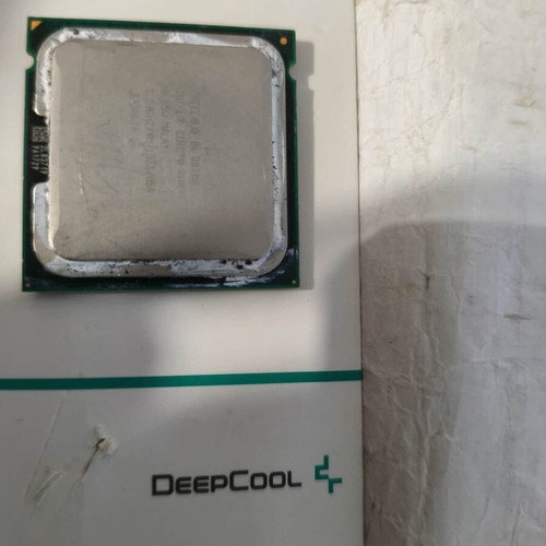 Intel Core 2 Quad Q8300 processor like new