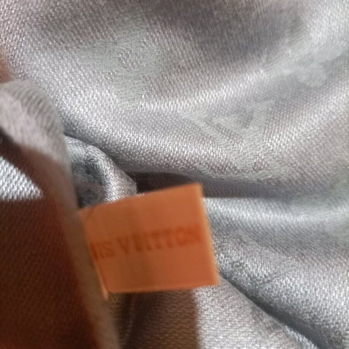 Louis Vuitton scarf 100% wool gray sweet color new
