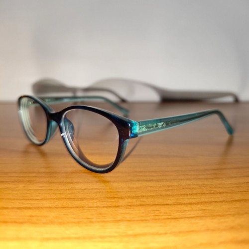Seen eyeglasses with lenses and case, like new, green