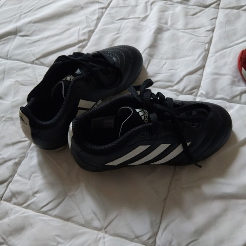Adidas football shoes size 28 like new, black