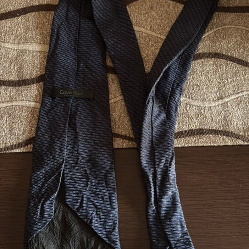 Calvin Klein men's silk tie like new, black and blue
