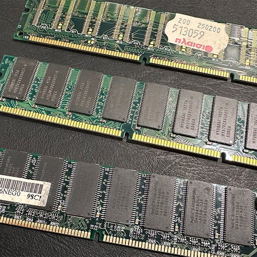 SD‑RAM PC‑100 used, pack of three 64MB modules
