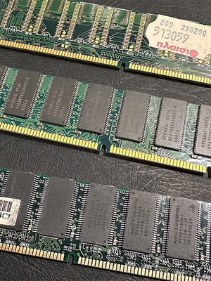 SD‑RAM PC‑100 употребявани, комплект от три 64MB модула