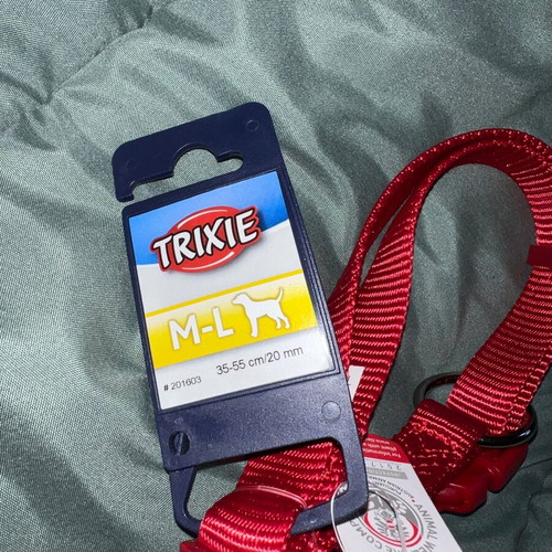 Dog collar new with free ball