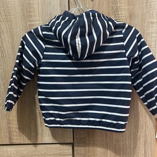 Thin windbreaker 12-18 months like new