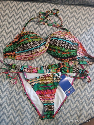 Pink Woman swimsuit medium new, bottom medium, top medium large