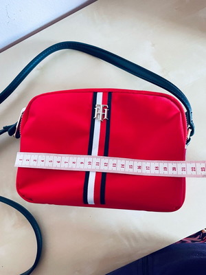 Χιαστί τσαντάκι Tommy Hilfiger κόκκινο σαν καινούργιο