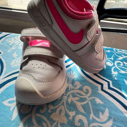 Nike kids athletic shoes like new, size 23, white and yellow