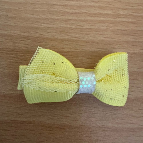 Hair clips for girls in 4 different colors like new
