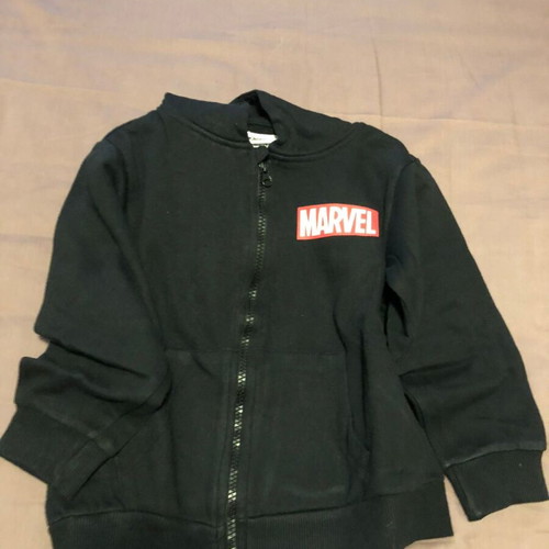 Zip hoodie Marvel for 4 years, like new, black
