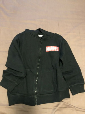 Zip hoodie Marvel for 4 years, like new, black