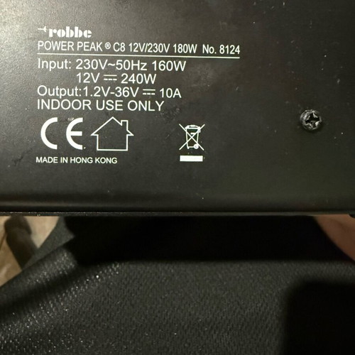 Power peak C8 eq-bid 12V/230V 180W battery charger-maintainer used