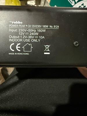 Power peak C8 eq-bid 12V/230V 180W battery charger-maintainer used