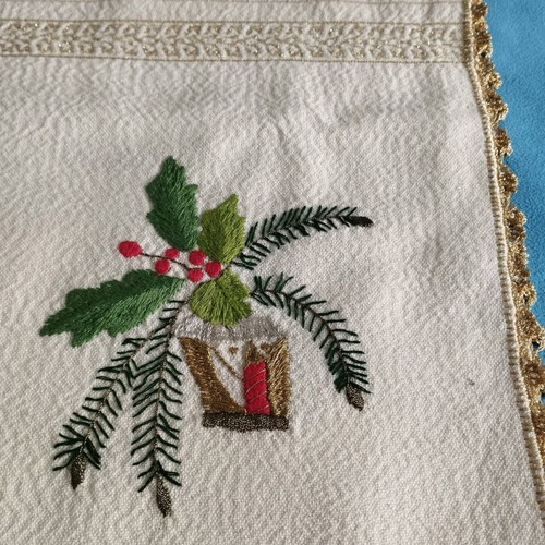 Handmade Christmas Runner Vintage 1960 like new