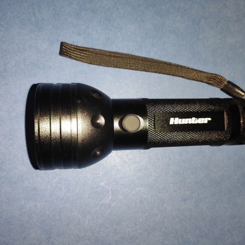 Hunter X1017 UV LED Flashlight like new