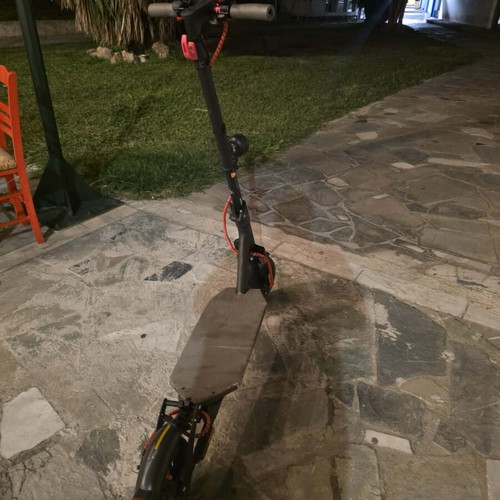 Xiaomi Pro2 electric scooter used with extra accessories