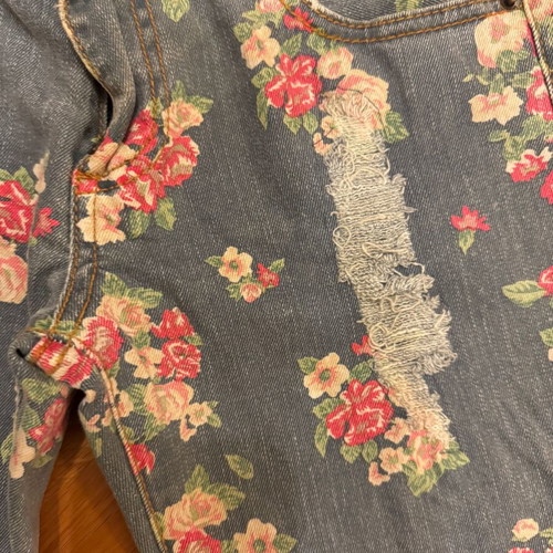 Billabong Printed Women's Jean like new, size XS