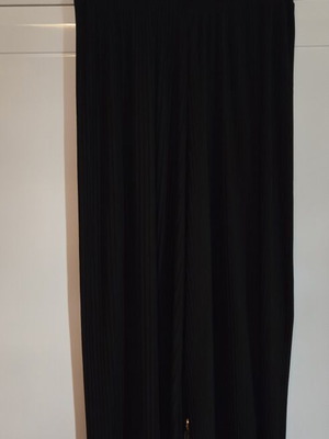 Black Pleated Wide-Leg Pants One Size like new, Italian