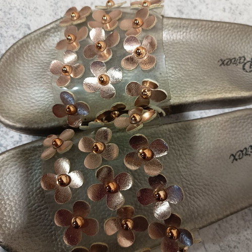 Parex women's slippers size 40 like new, gold floral design