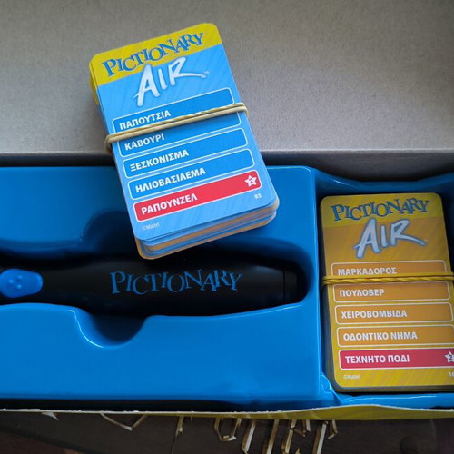 Pictionary Air board game like new