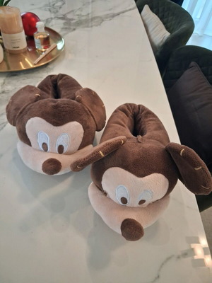 Παντόφλες Disney Mickey Mouse σαν καινούργιο, χειμερινές, μέγεθος 31-35