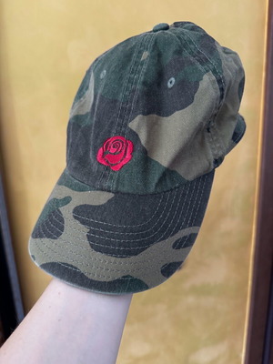 Sun Set Go camouflage hat with rose embroidery like new