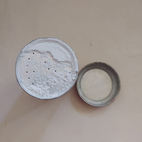 Fissan vintage metal powder box with stamps
