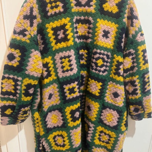 Knitted cardigan long like new, multicolored with pockets