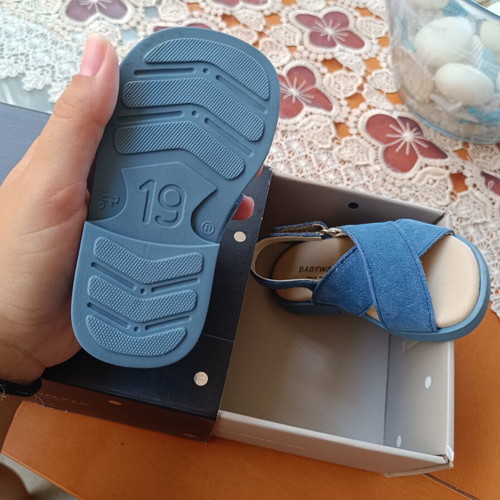 Babywalker sandals size 19 new
