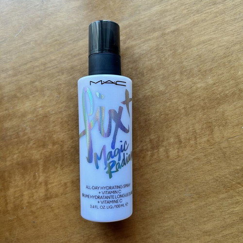 Mac Magic Fix+ 100ml new face setting spray with vitamins and hyaluronic