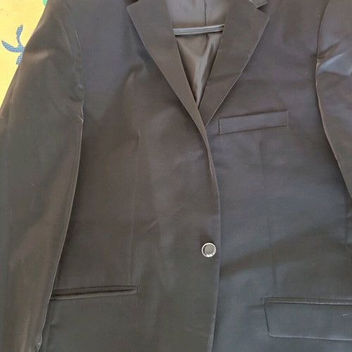 Davvero formal suit black like new