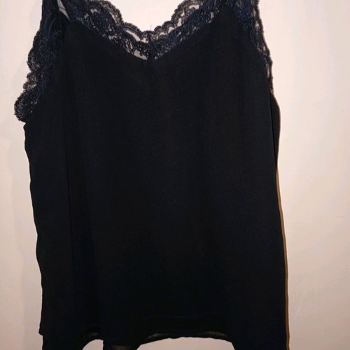 Women's elegant camisole top with lace and lining like new, black