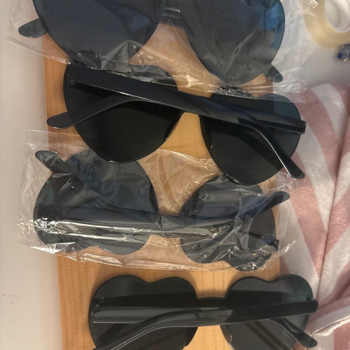 Heart-shaped glasses new, pack of 4, plastic, black