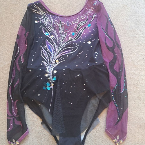 Leotard new, very shiny for height 125-130