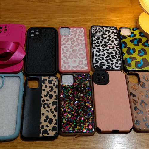 iPhone 11 Pro Max cases like new, pack of 10 with various designs