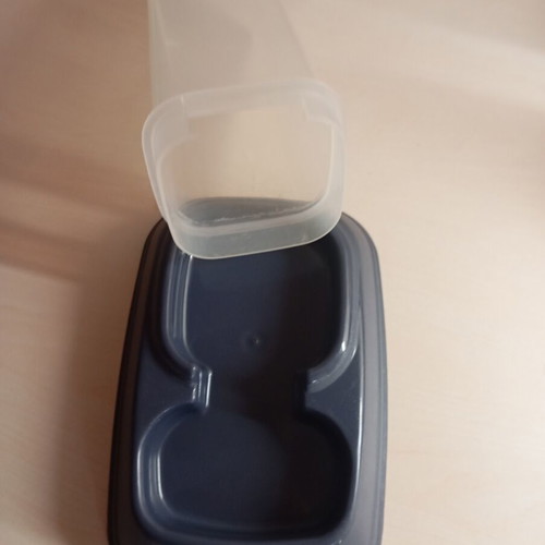 Pet feeder like new for cat or small dog