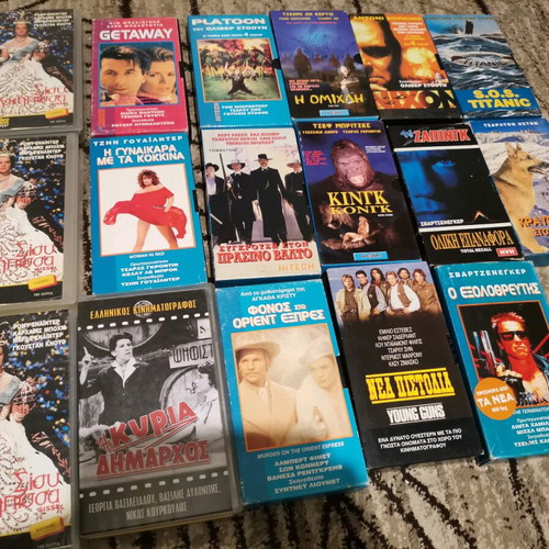 Collectible 17 VHS tapes set used, classic movies