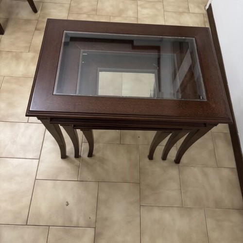 Coffee tables set like new, solid wood and glass nesting