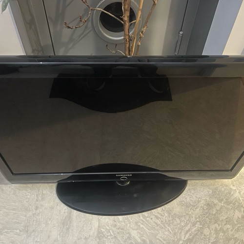 Samsung LE40M86BD 40'' TV used, excellent condition