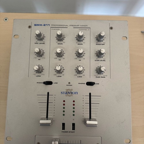 DJ mixer Stanton SMX-211 used without power supply