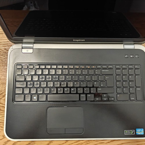 Dell Inspiron 17R SE 7720 laptop used, i7, 17.3", Nvidia GT 650M, 2 SSD, Linux