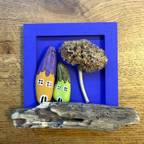 Wooden handmade frame with sea materials 11.8x11.8 cm