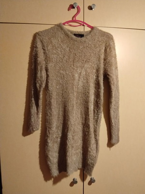 Beige fluffy pullover like new, size M